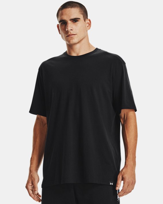 Herren UA Baseline Essential T-Shirt, Black, pdpMainDesktop image number 0